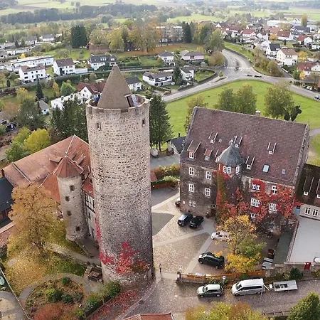 Graefin Amalia - Elegantes In Der Historischen Hinterburg In Schlitz, 2 Schlafzimmer, Mit Garten, Nahe Fulda Und Bad Hersfeld Appartamento