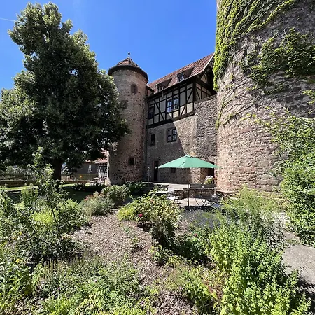 Appartamento Graefin Amalia - Elegantes In Der Historischen Hinterburg In Schlitz, 2 Schlafzimmer, Mit Garten, Nahe Fulda Und Bad Hersfeld