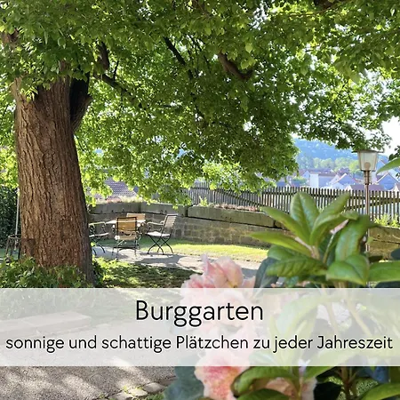 Amalias Burgwohnung - Stilvolles Apartment Mit Aufzug & Garten In Der Hinterburg Schlitz - 2 Schlafzimmer, Parkplatz, Historisches Flair Fuer Paare & Ruhesuchende