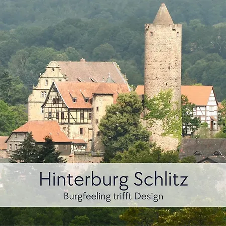 Amalias Burgwohnung - Stilvolles Apartment Mit Aufzug & Garten In Der Hinterburg Schlitz - 2 Schlafzimmer, Parkplatz, Historisches Flair Fuer Paare & Ruhesuchende *