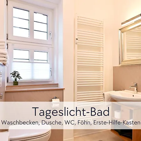 Amalias Burgwohnung - Stilvolles Mit Aufzug & Garten In Der Hinterburg - 2 Schlafzimmer, Parkplatz, Historisches Flair Fuer Paare & Ruhesuchende * Шлиц