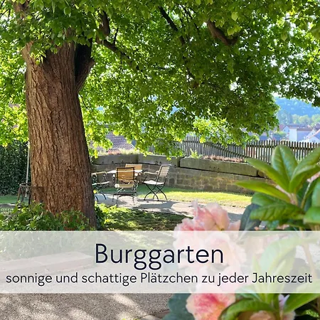 아파트 Amalias Burgwohnung - Stilvolles Apartment Mit Aufzug & Garten In Der Hinterburg Schlitz - 2 Schlafzimmer, Parkplatz, Historisches Flair Fuer Paare & Ruhesuchende *