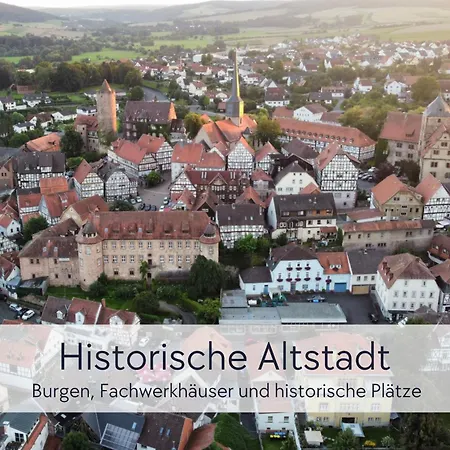 Amalias Burgwohnung - Stilvolles Mit Aufzug & Garten In Der Hinterburg - 2 Schlafzimmer, Parkplatz, Historisches Flair Fuer Paare & Ruhesuchende Апартаменты Шлиц