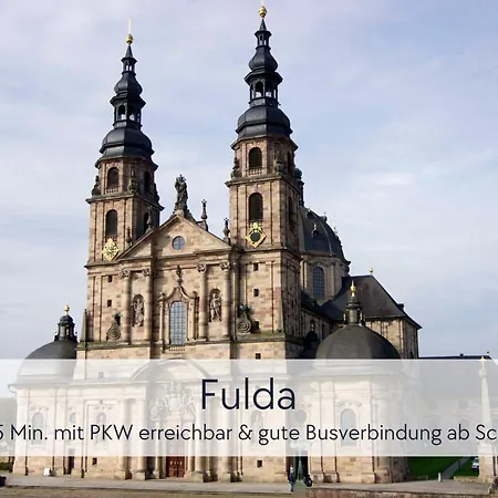 Amalias Burgwohnung - Stilvolles Apartment Mit Aufzug & Garten In Der Hinterburg Schlitz - 2 Schlafzimmer, Parkplatz, Historisches Flair Fuer Paare & Ruhesuchende *