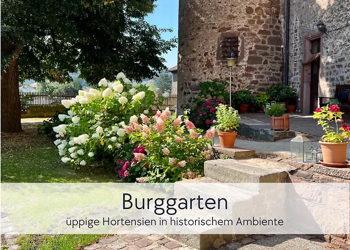 Apartament Amalias Burgwohnung - Stilvolles Mit Aufzug & Garten In Der Hinterburg - 2 Schlafzimmer, Parkplatz, Historisches Flair Fuer Paare & Ruhesuchende *